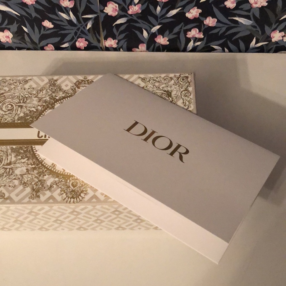 Dior Gift Box - Picture 5 of 8